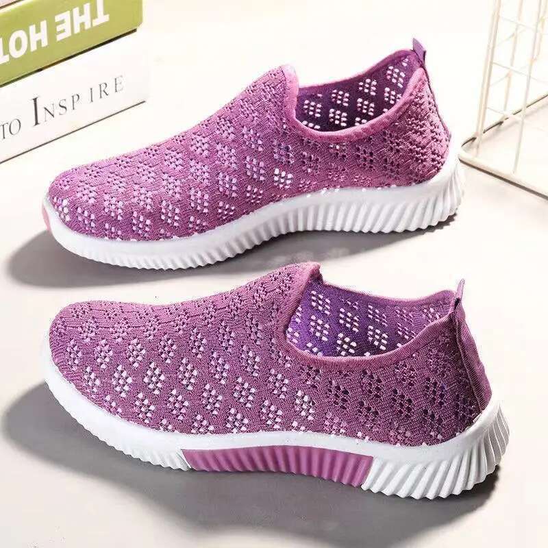 2025 New Women's Fashion Casual Breathable Outdoor Mes h Sneakers Slip On Wal king Shoes Women