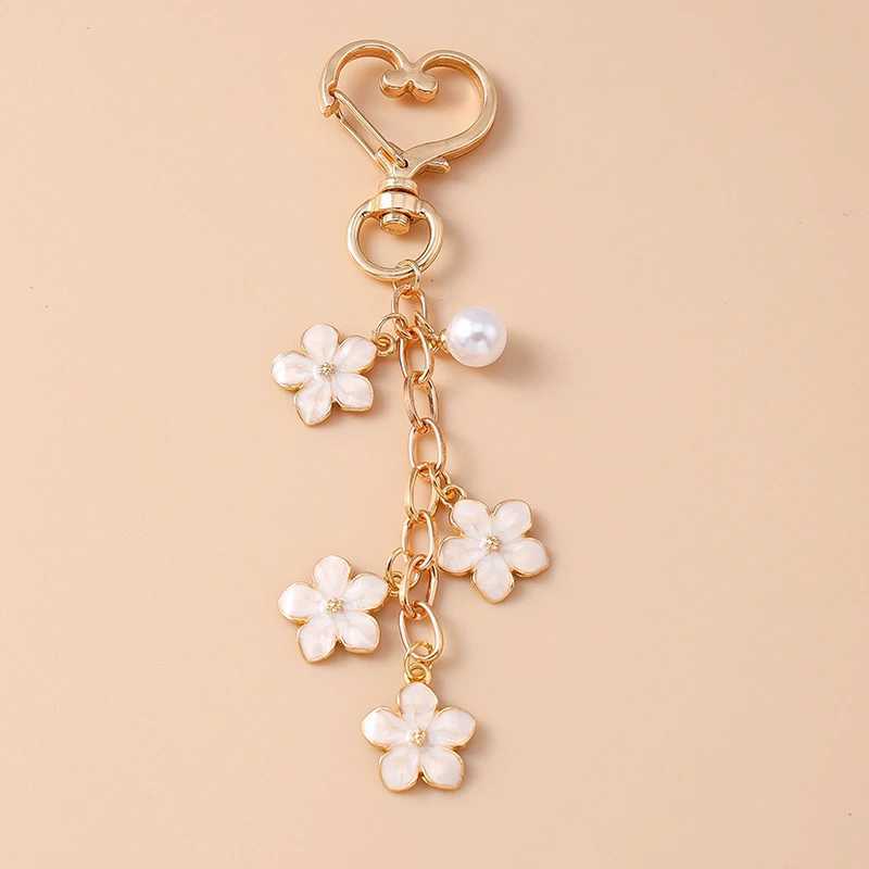 Cute Enamel Pearl Flower Keychain Plant Key Ring Pendant for Women Girls Handbag Decor DIY Handmade Jewelry GiftsXJ250319