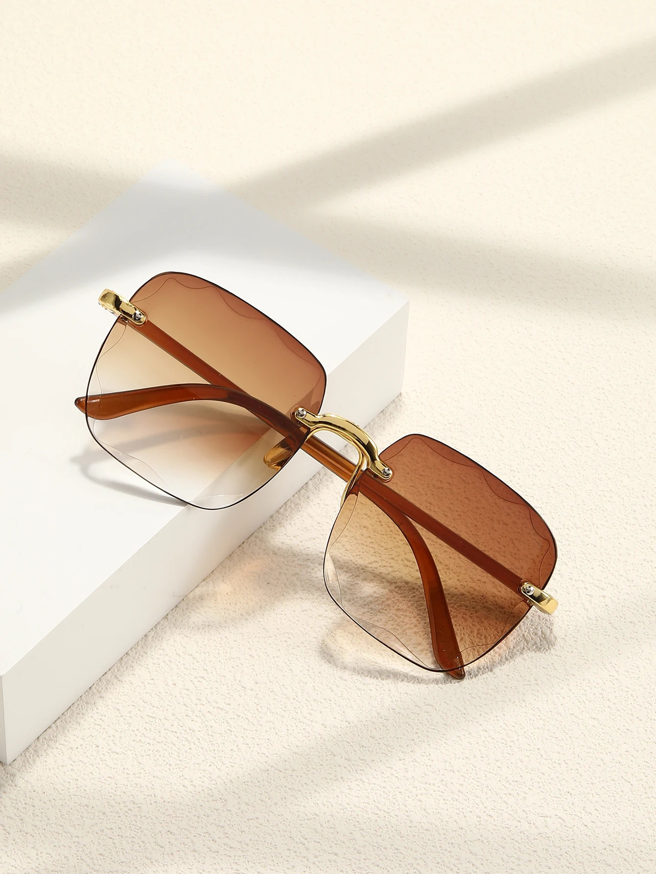 1PC Retro Frameless Trimmed Square Fashion Glasses Ladies Gradient Glasses Outdoor Travel Sunglasses 250320