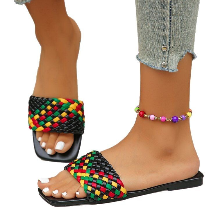 Big Feet 2025 New Summer Sandals Outdoor Designer Flat Woven Candy Color Fashion Lazy Beach Slippers
