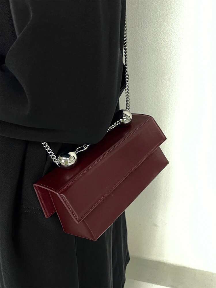 Genuine Leather Bury Bridal Wedding Bag 2024 New Popular Chain Crossbody Bags Women Classic Flap Design Small Handbag