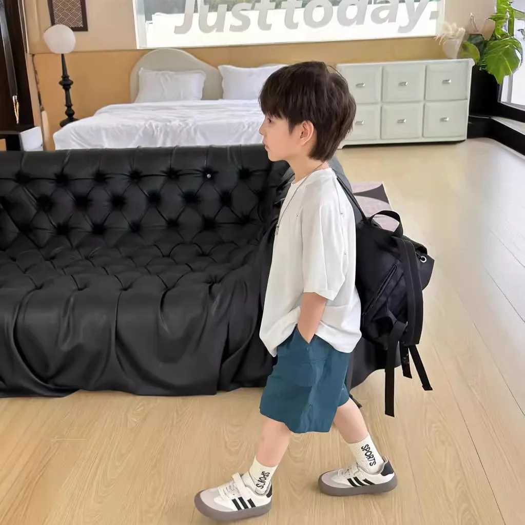 Childrens clothing embroidered letter handsome T-shirt 2024 summer new boy simple short sleeved Korean casual T-shirtT250320