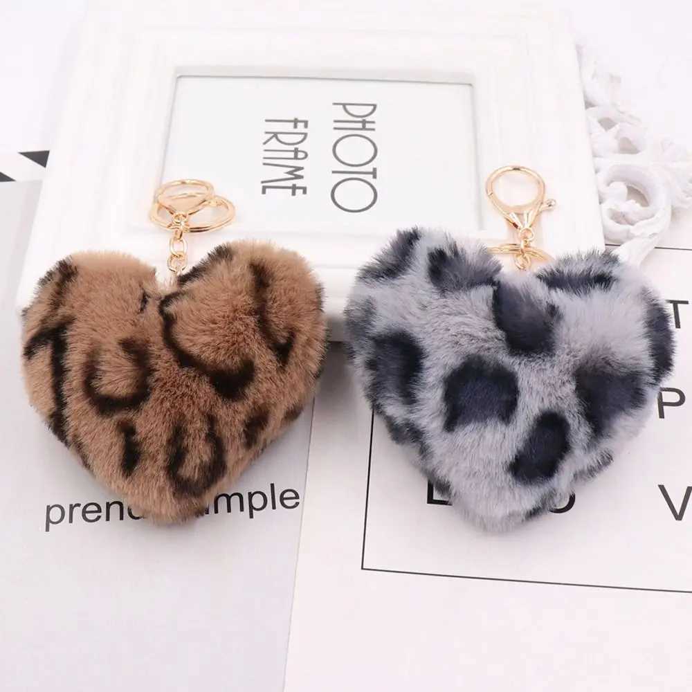Fashionable multi-color leopard pattern plush fluffy peach heart pendant keychain cute cartoon keychain car keychainXJ250319
