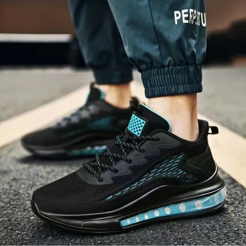Mens casual sports shoes lightweight casual shoes outdoor breathable mesh black running shoes sports jogging tennis shoesW250320