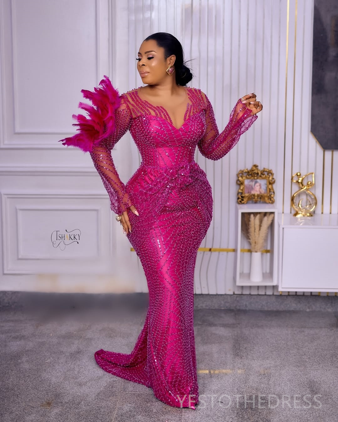 Plus Size Fuchsia Prom Dresses 2025 Mermaid Prom Dress For Special Occasions Sheer Neck Long Sleeves Feather Beaded Lace Birthday Second Reception Gow