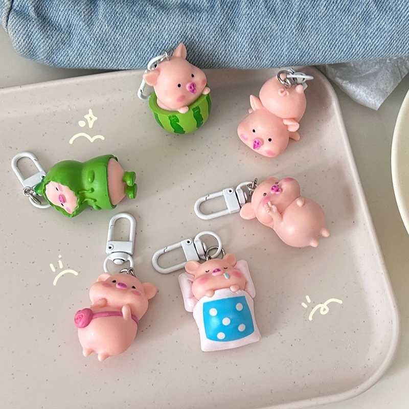 Cute and interesting 3D pig keychain Kawaii pig animal shaped keyring bag mobile phone pendant decoration accessoriesXJ250319