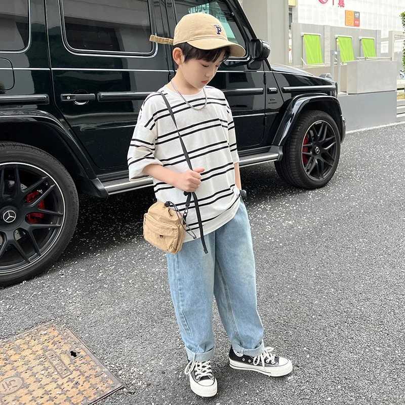 Summer childrens clothing new Korean style boys short sleeved T-shirt childrens half sleeved striped sportswearT250320