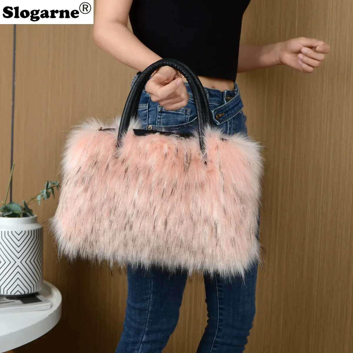 2024 New Raccoon Bags Women Fashion Portable Faux Fur Handbags Winter Soft Warm Bag Girls Fluffy Large Capacity Tote Purse