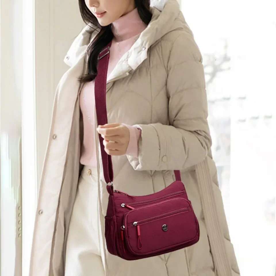 Quality Middle-Aged Women's Fashion Shoulder Bags Versatile Nylon Crossbody Large-Capacity Mother's Bag For Daily Travel