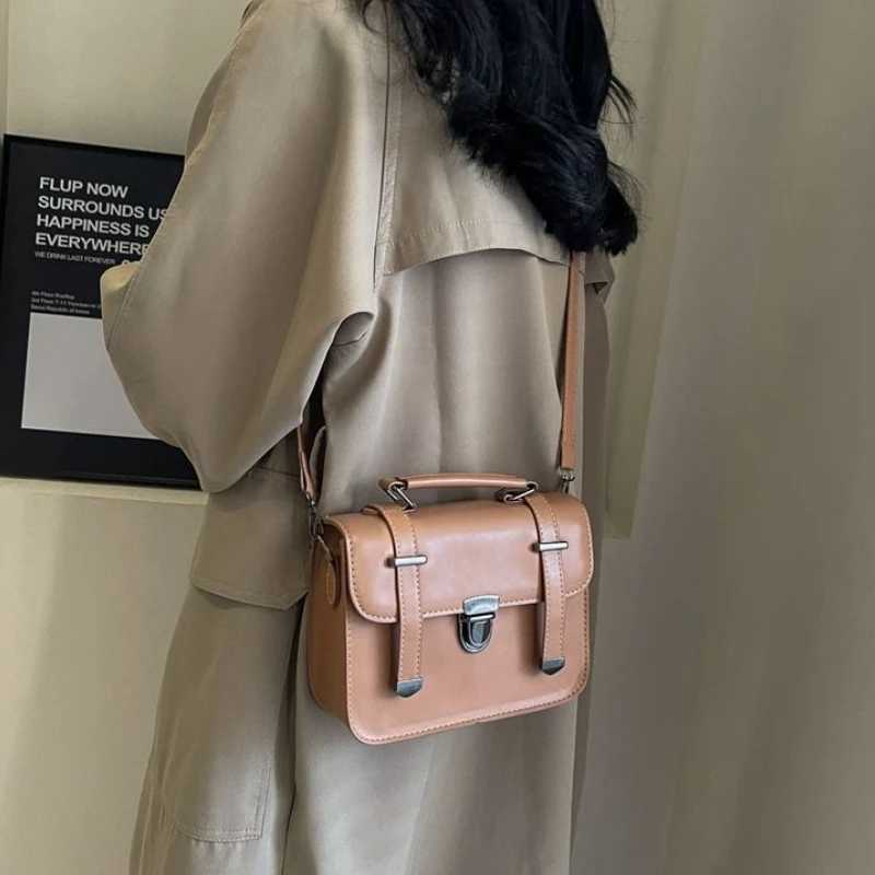Girl 100 Retro Small Square Bag Female Student Simple Cross Body College Style Shoulder Bag Metal Buckle Decoration Y250319
