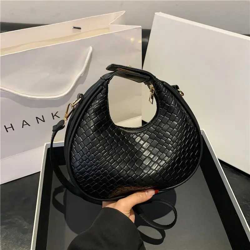 New Fashionable Simple Leisure Commuter Half Moon Bag Retro Handheld Shoulder Carrying Womens Bag Crossbody Bag Y250319