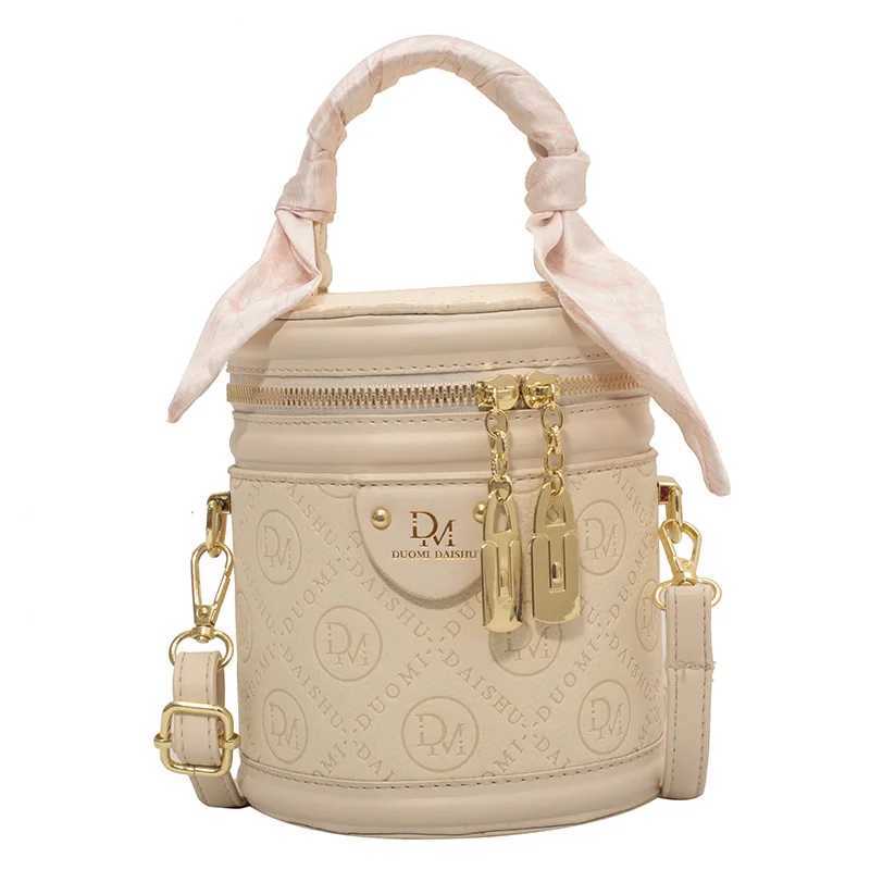 New Stitched Girl Handbag Bucket Bag Fashionable Ahabet Pattern Girl Shoulder Bag Simple Solid Color Womens Crossbody Bag PU Y250319