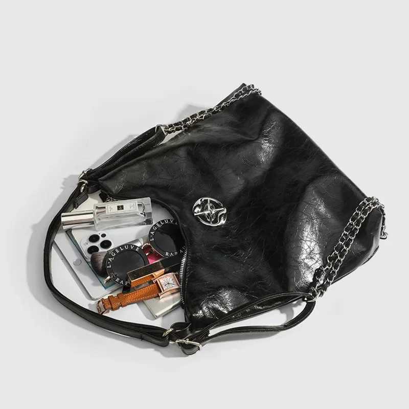 Large Capacity Crumpled Commuter Womens 2024 New Chain Backpack with Niche Design and Sensory Shoulder Tilt Y250319