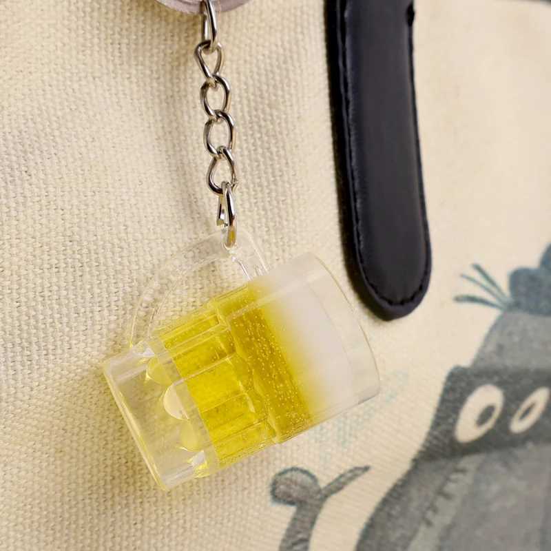 Simulated beer mug keychain for men couple resin simulated food handle keychain bag pendant jewelry accessories giftsXJ250319