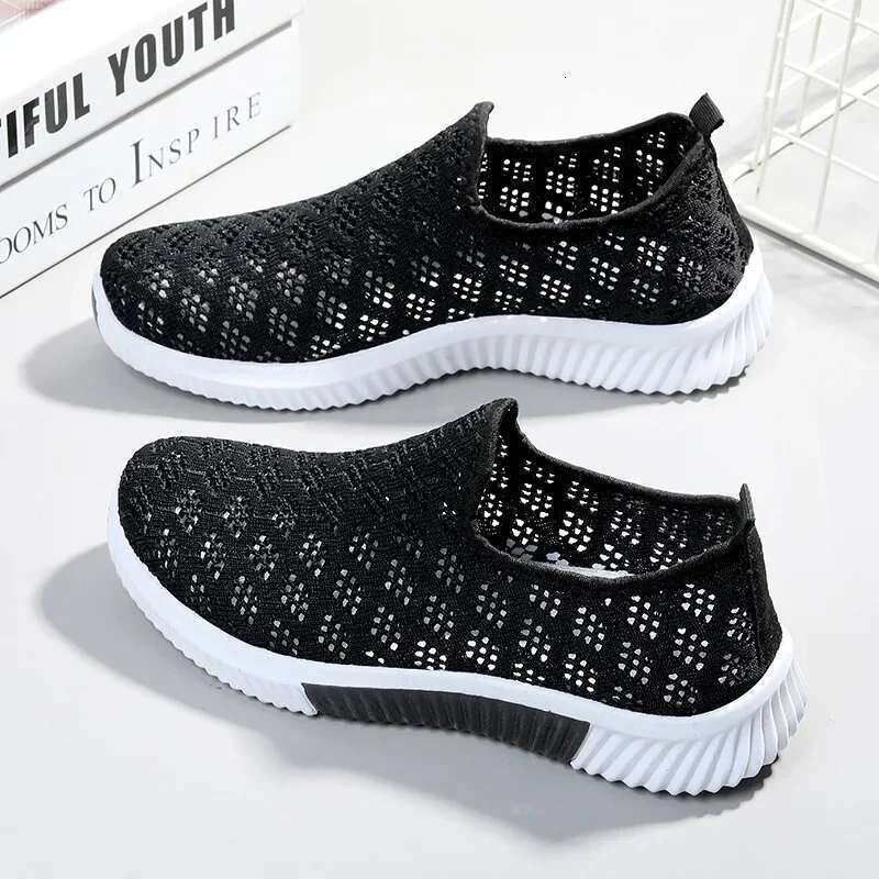 2024 Hot Seller New Fashion Women Mesh Sports Shoes Breathable Fl ats Soft Sole Casu al Sneakers
