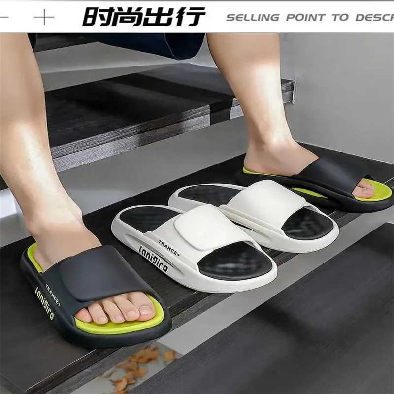 Shit-stepping slippers for men couples in summer good-looking outdoor wear thick-soled n-slip indoor bathing slippers Y250320