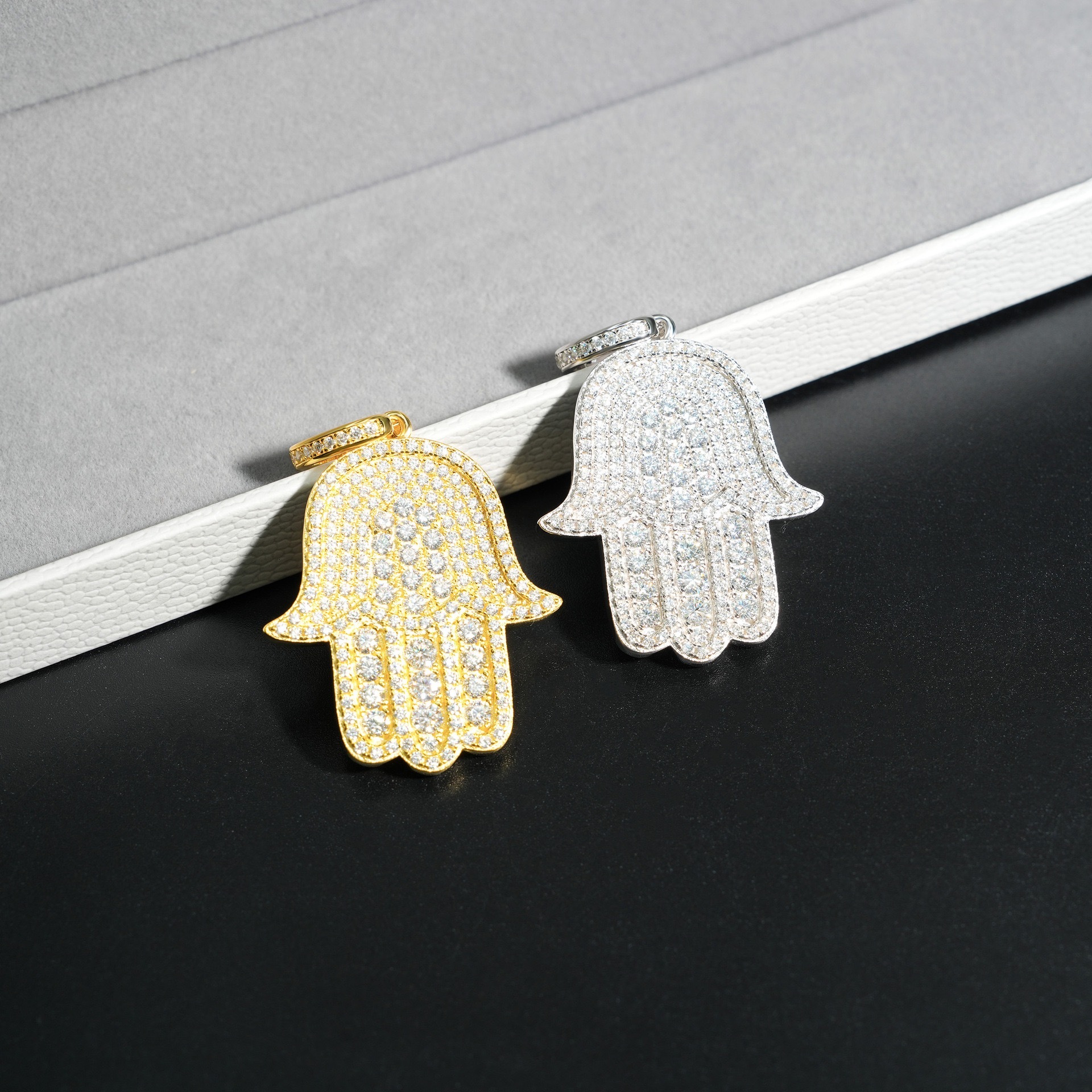 Hiphop Iced Moissanite Diamond Hamsa Hand Pendant 925 Sterling Silver Fatima Good Luck Charm Pendant Plated 14K Gold Pass Tester