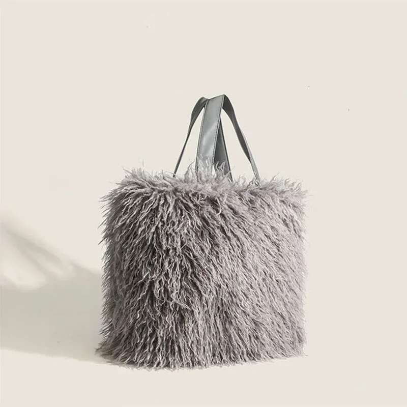 2025 Girl Large Capacity Tote Women's Vintage Plush New Korean Fashion Solid Color Handbag Imitation Fur Casual Work Bag