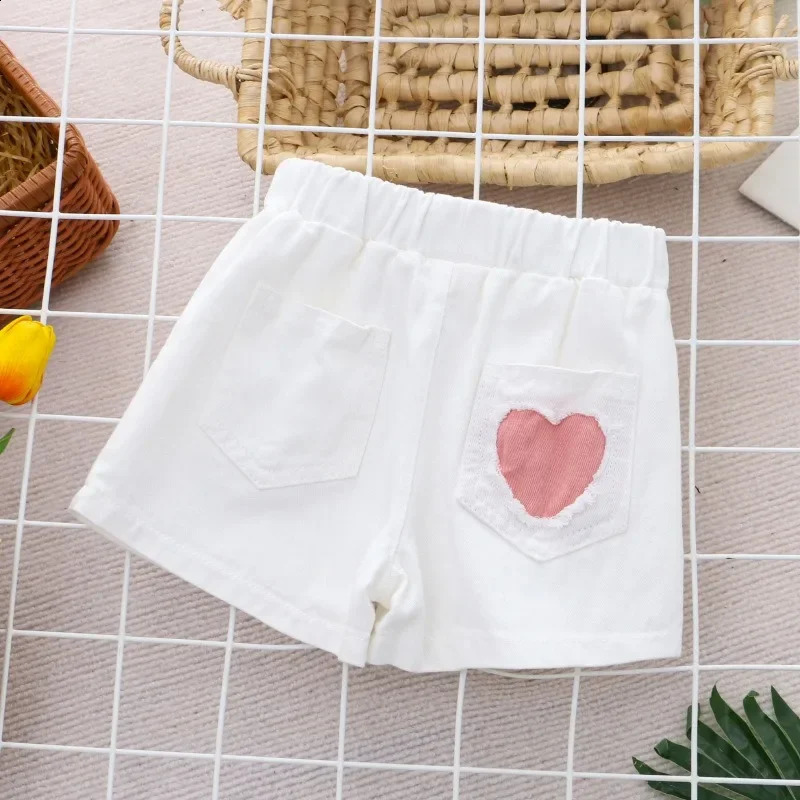 Children wearing pink childrens shorts baby cotton pants girls underwear cartoon casual for 36 years in the summer of 2025 250312