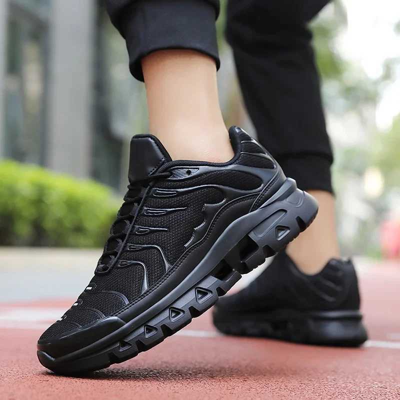 New Men Running Shoes Outdoor Leisure Sports Breathable Jogging Sneakers Fashion Loafers Outdoor Casual Shoes Hiking ShoesW250320