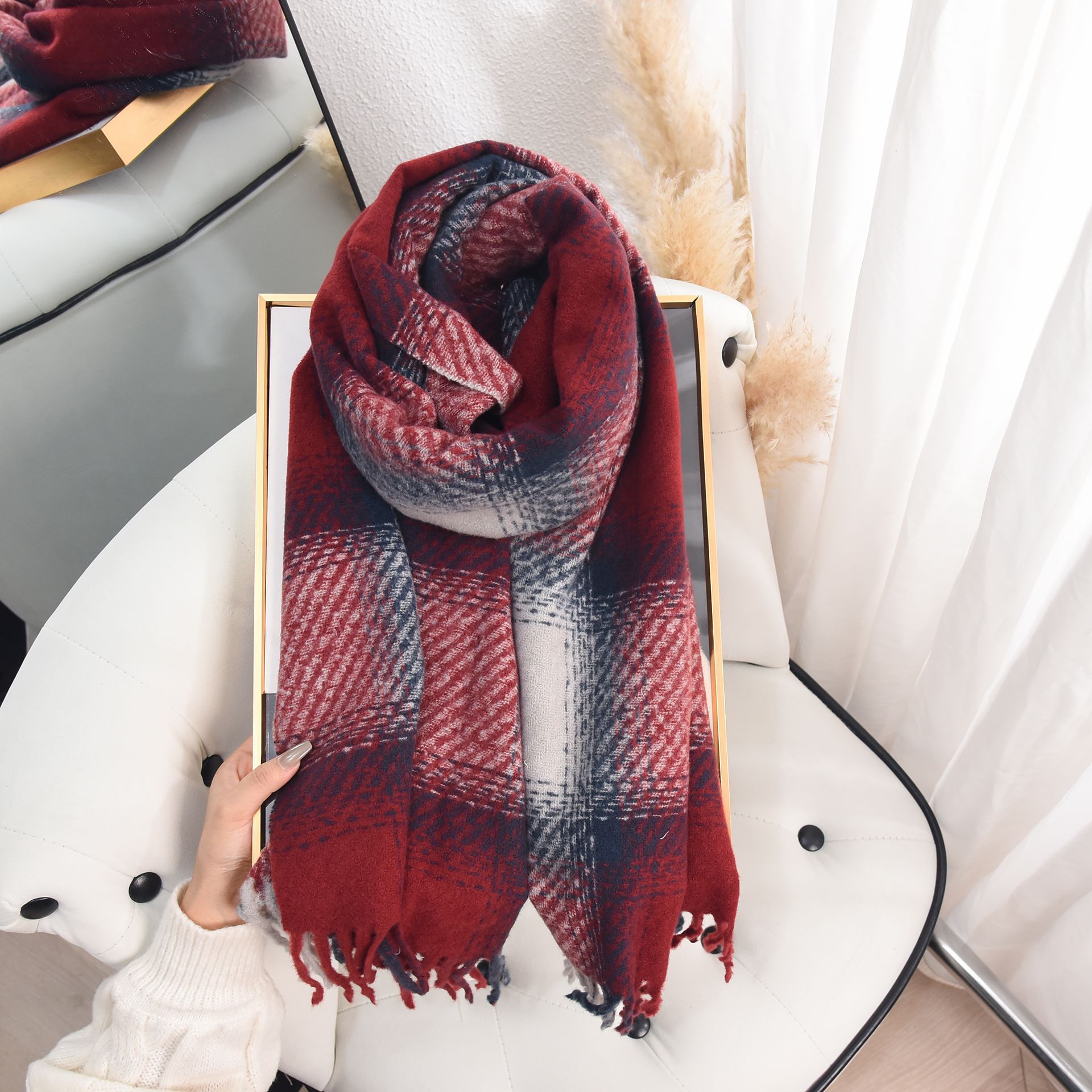 K180 Creative designer style dotted grid atmosphere couple scarf autumn and winter retro British style imitation cashmere tassel shawl