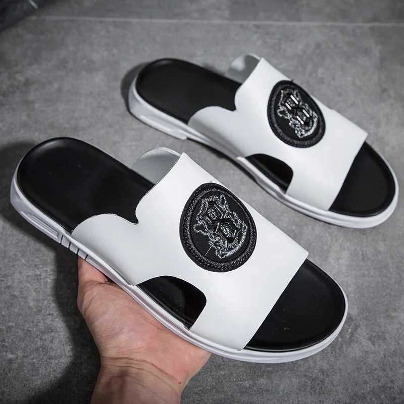 Leather outdoor slider mens slider casual leather sandals summer breathable waterproof half drag Cfy beach lazy shoes Y250320