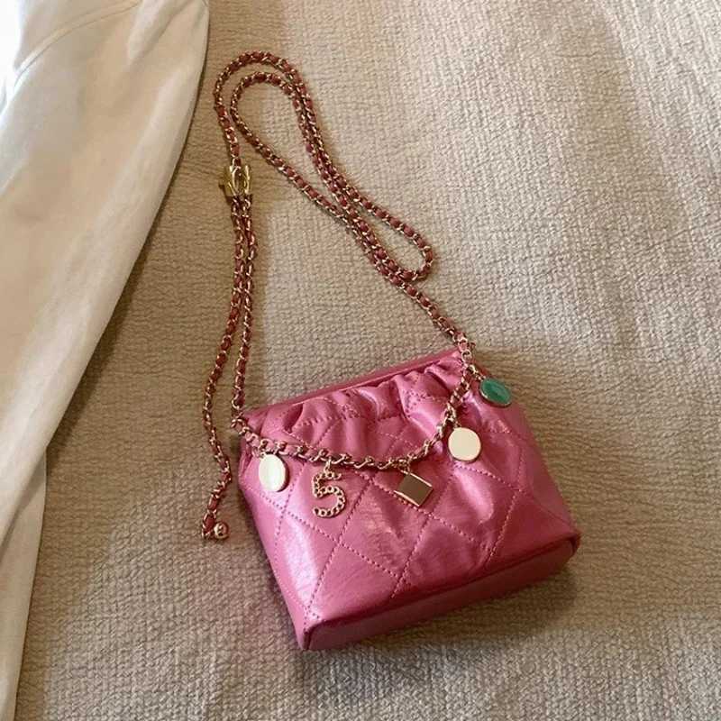 Fifth Avenue Bucket Bag New Summer Niche Premium Texture Small Bag Womens Single Shoulder Crossbody Bag women bag Bucket Y250319