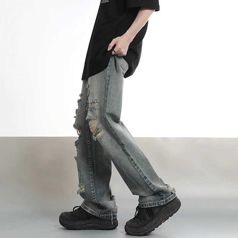 Mens Classic Baggy Straight Ripped Denim Pants Mens Fashion Cool Style Streetwear Jeans American Vintage Hip Pop Denim TrousersT250319