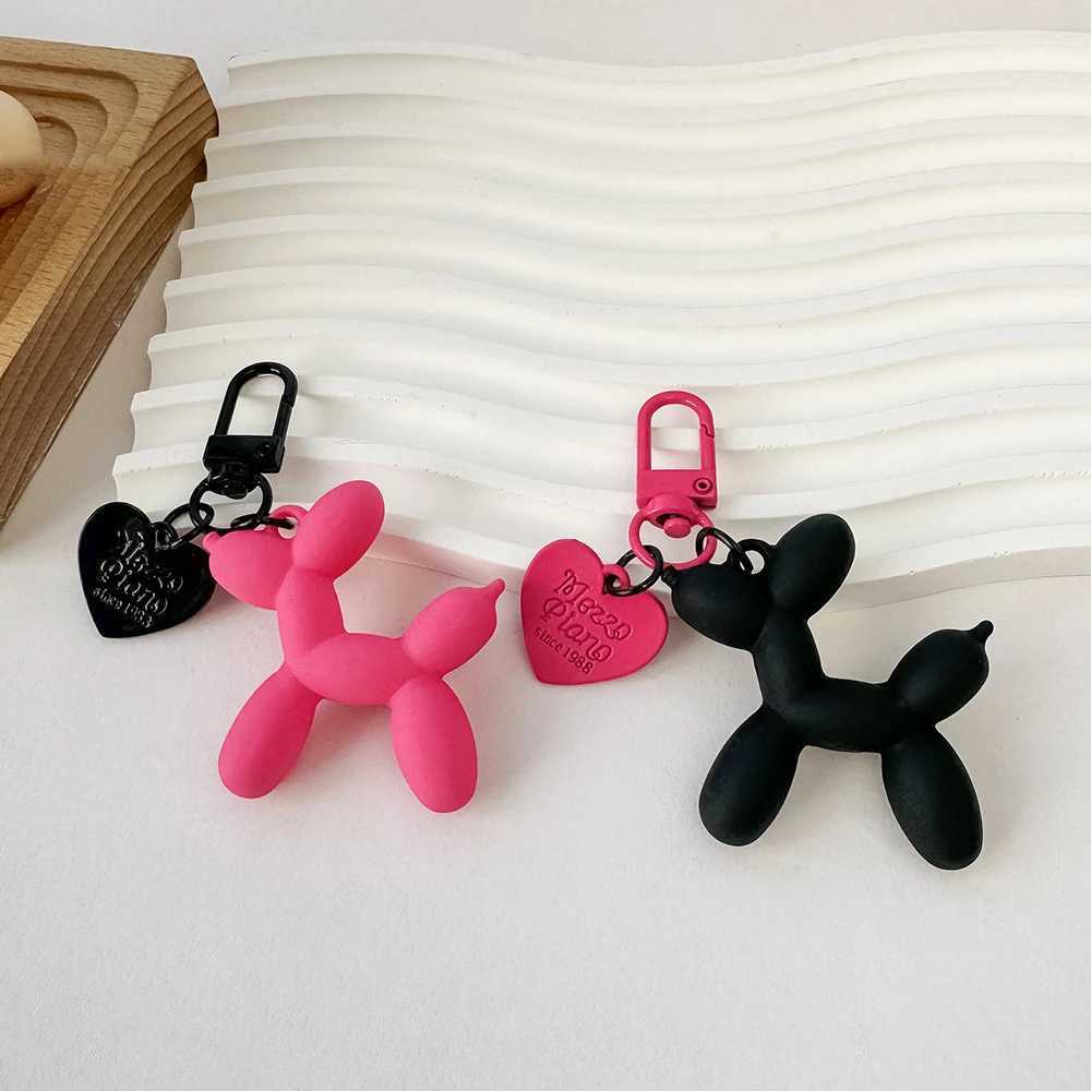 Fashion keychain punk balloon dog soft rubber dog keychain womens bag pendant jewelry pavilion mens car keyring keychainXJ250319