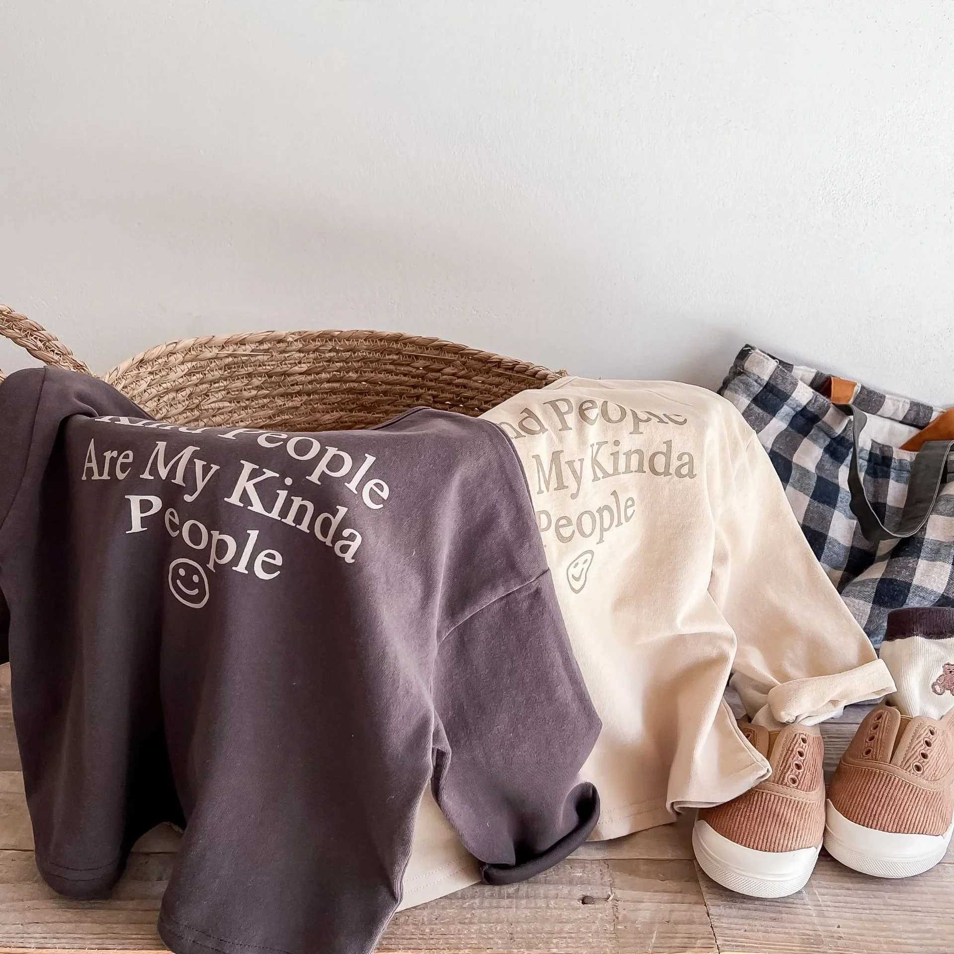 Autumn New Boys and Girls T-shirts Long Sleeve Basic Shirt Letter Printed Cotton Casual Top Childrens Clothing from Japan and KoreaT250320