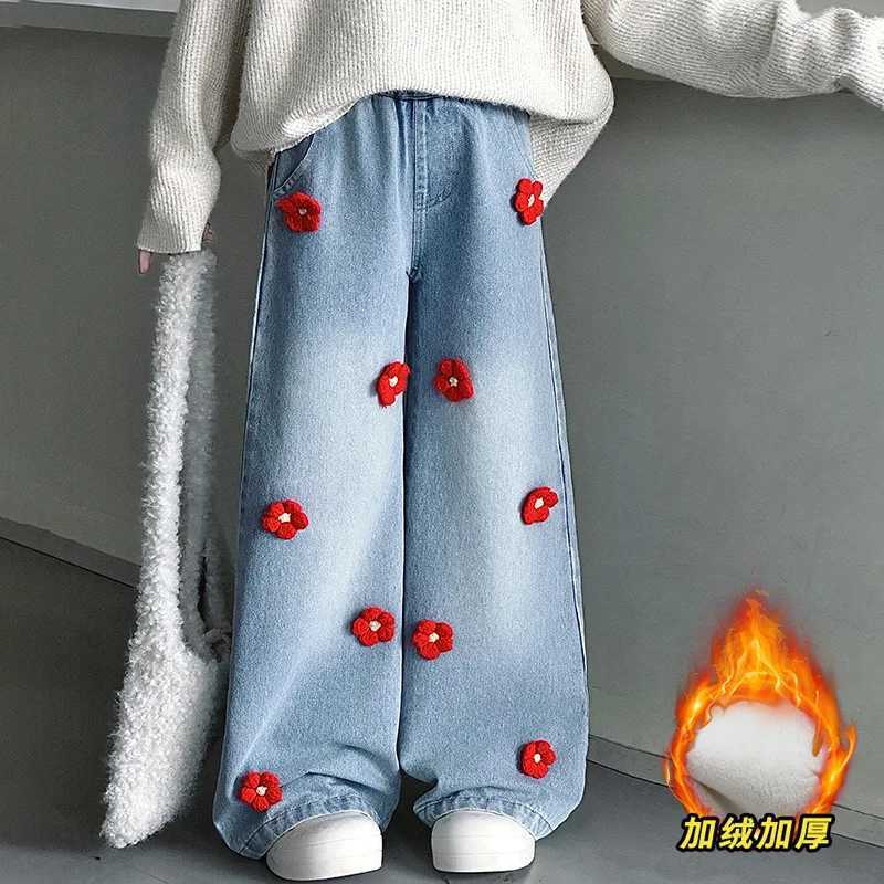School girls winter insulated jeans floral design childrens hot denim pants directly paired with wool liningT250326