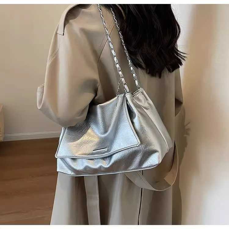 Vintage Fashion Large Capacity Womens Bag Spring and Summer Simple Chain Shoulder Diagonal Cross Bag Womens Bag Y250319