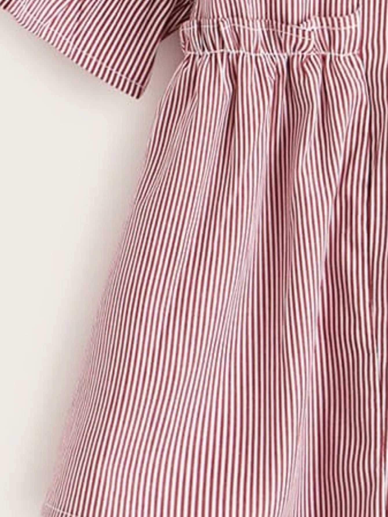 Summer childrens girls short sleeved red striped letter print with pleated sleeves ordinary breathable and comfortable shirtT250320