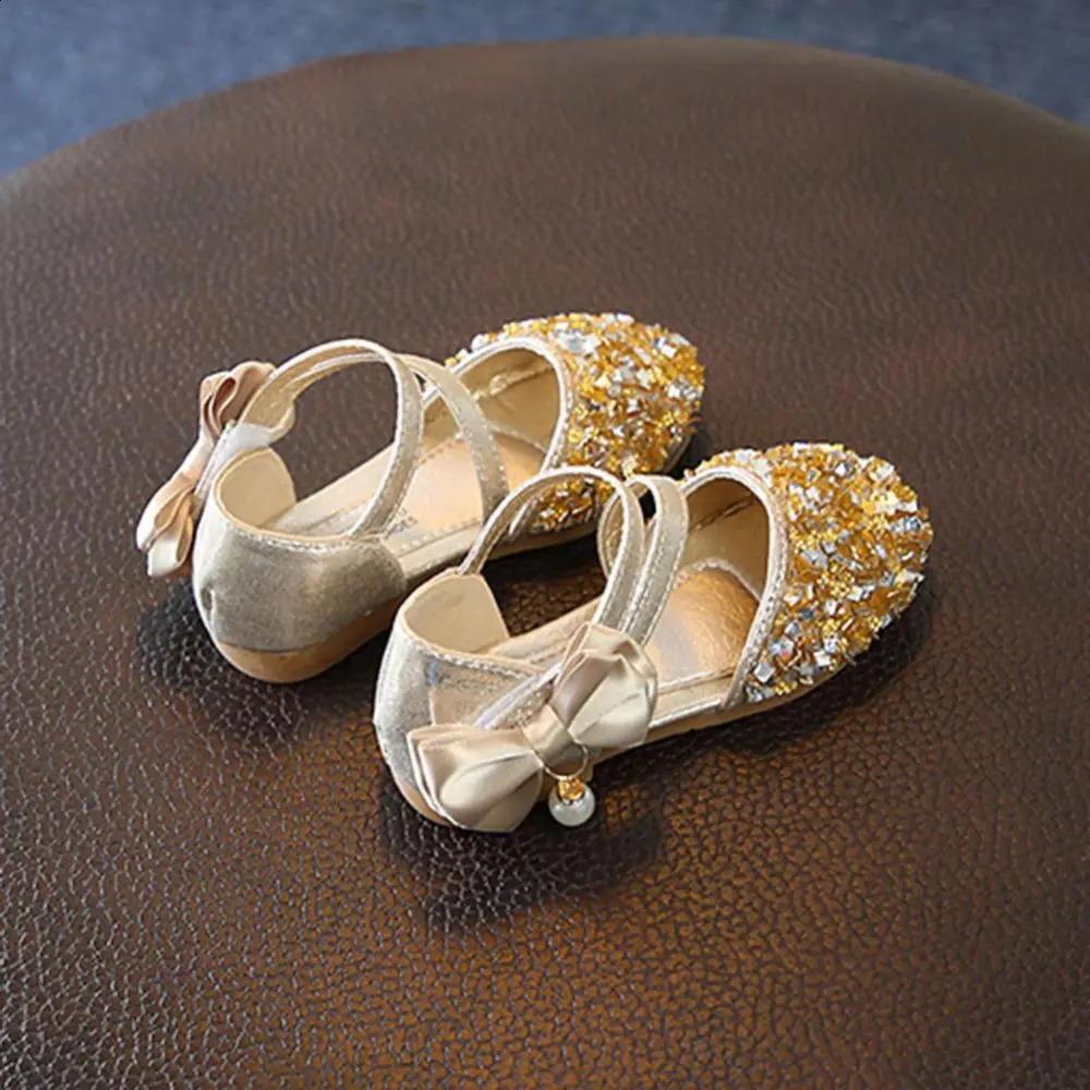 Summer Children Princess Shoes Baby Girls Flat Bling Leather Sandals Fashion Glitter Soft Childrens Dance Party Shining 250312