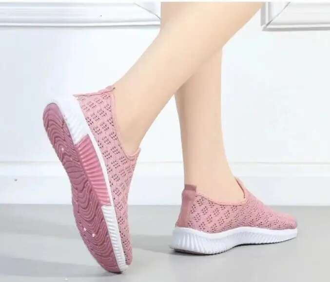 Outdoor Casual Women's Summer Mesh Breathable Flat Shoes Lig ht Sneaker Fem ale Loaf ers