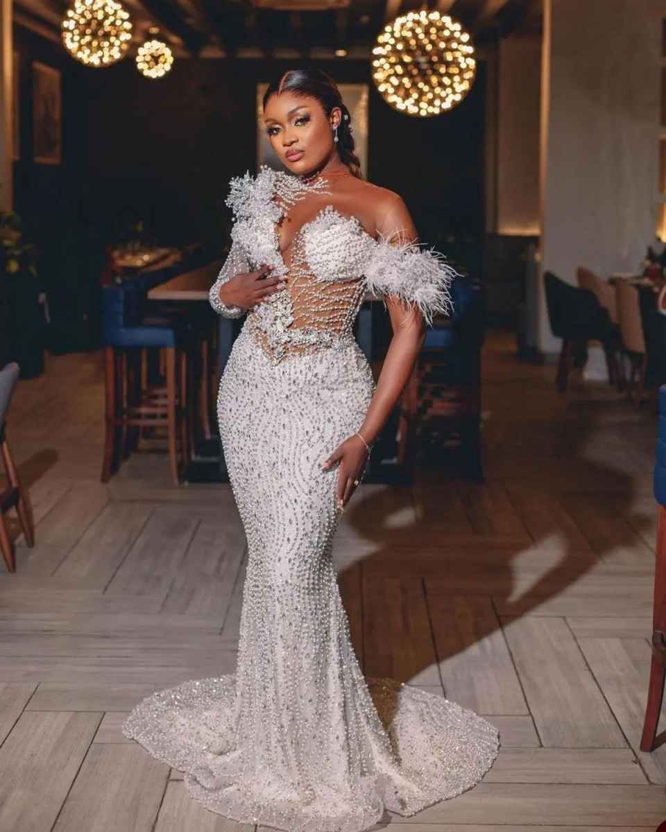 Elegant Mermaid Wedding Dresses Pearls Feather Beading O Neck Bride Dress Sheath Sweep Train Bridal Dress Customized