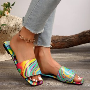 2025 New Designer Sandals Graffiti Flat Flip Flops Outdoor Indoor Big Feet Candy Color Square Toe Beach Sandals
