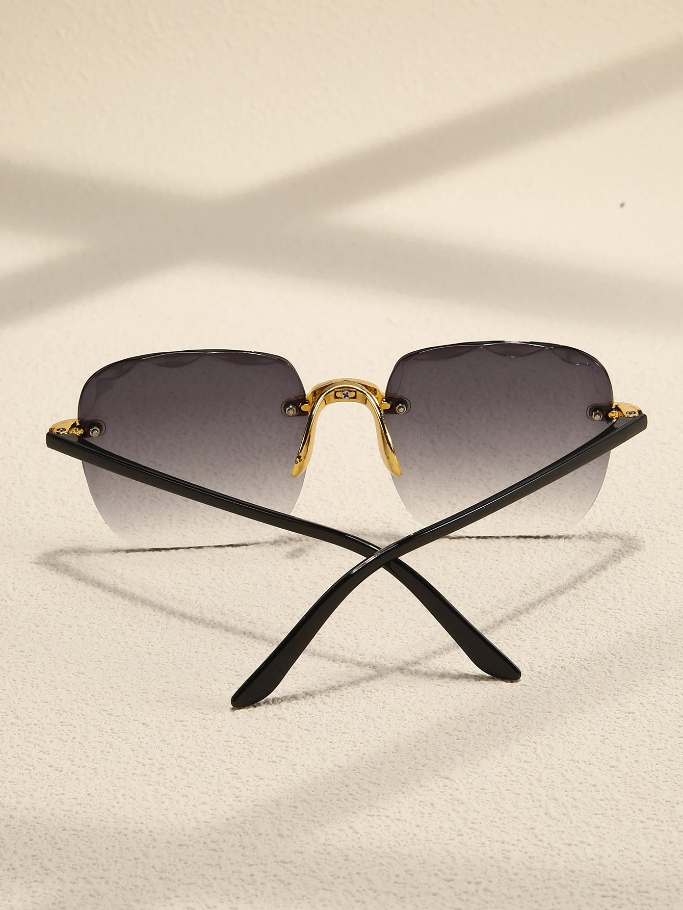 1PC Retro Frameless Trimmed Square Fashion Glasses Ladies Gradient Glasses Outdoor Travel Sunglasses 250320