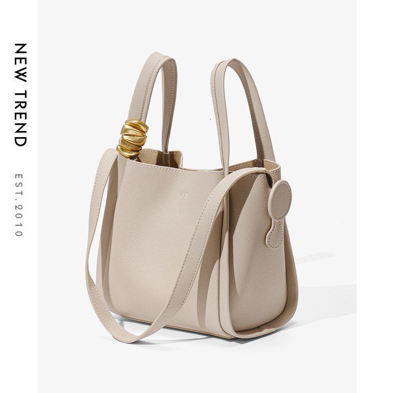 Bag Autumn And Winter High End Niche Bucket Bag Versatile Women Carrying Vegetable Basket Bag For Work Shoulder Bags