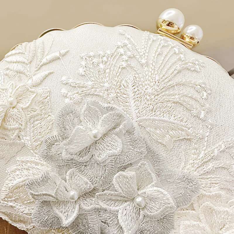 Shell Shape Evening Bags New Fashion White Embroidered Lace Clutches Vacation Crossbody Chain Bag Wedding Party Handbag Purse