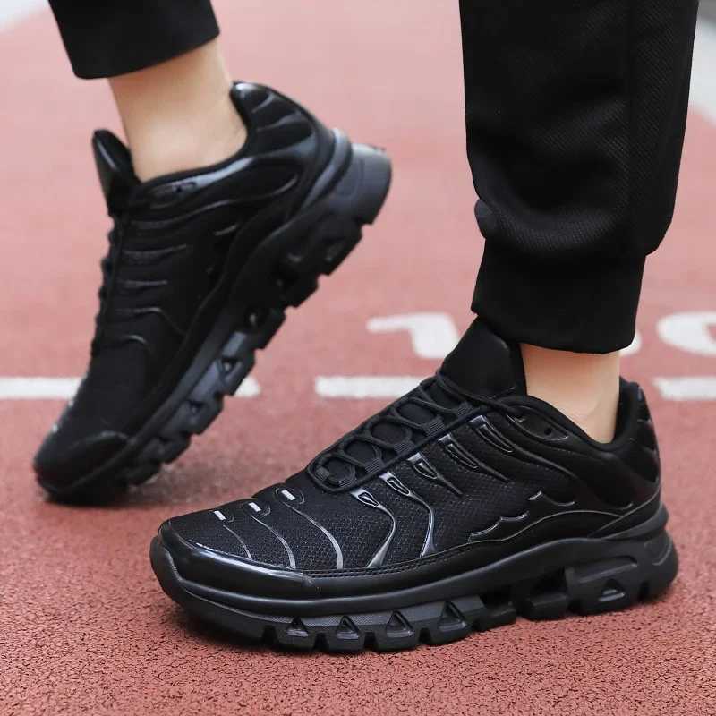New Men Running Shoes Outdoor Leisure Sports Breathable Jogging Sneakers Fashion Loafers Outdoor Casual Shoes Hiking ShoesW250320