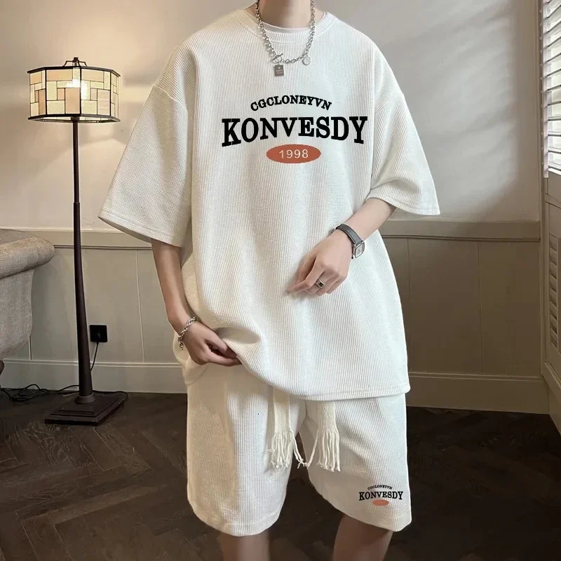 Korean fashion waffle mens summer short sleeved top sportswear tracking suit 2piece printing set 250317
