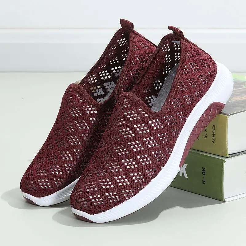 2024 Women Running Breathable Mesh Sports Flats Red Black Female Wa lking Light Soft Sho es Sneakers Lady Jogging Trainers
