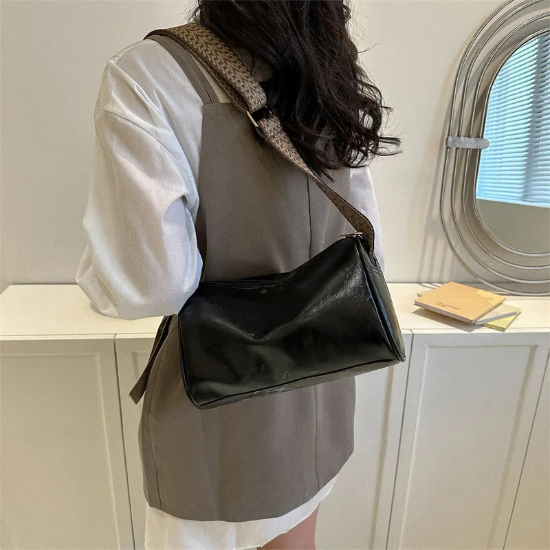 Retro PU Leather Boston Womens Small Handbag and Wallet Fashion Cross Body Bag Womens Casual Travel Pillow Shoulder Bag 250318