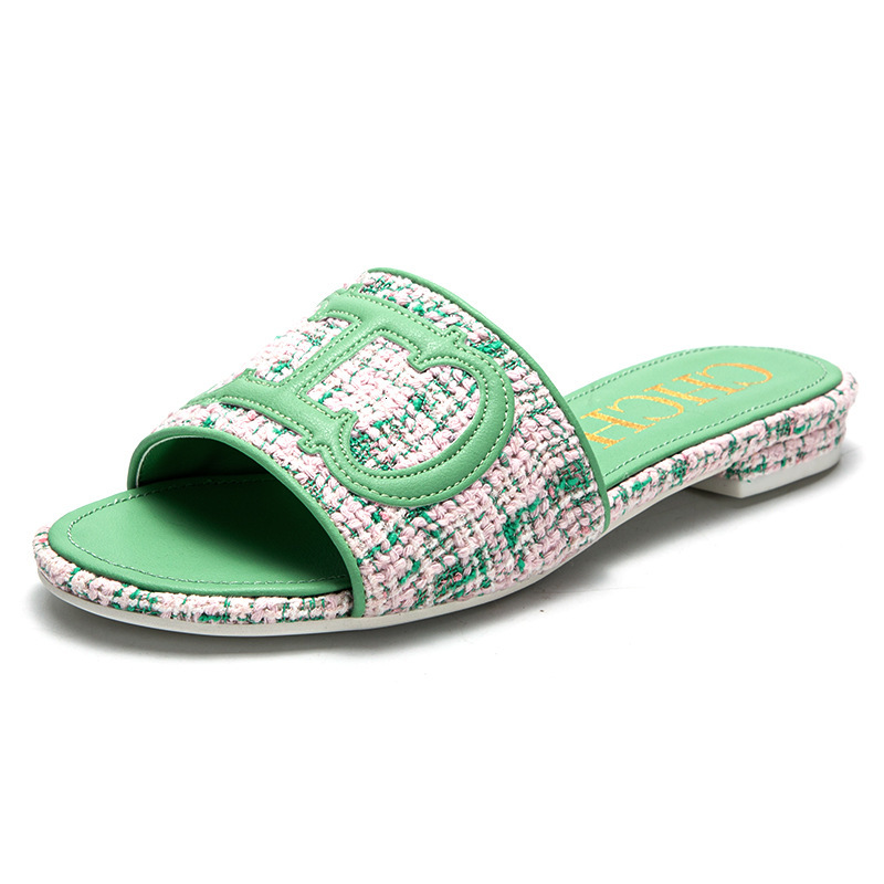 Designer CHCH Xiaoxiang Style Slippers For Women's Outdoor Wear In Summer 2024 New Low Heel Beach Vacation Versatile Flat Sandals