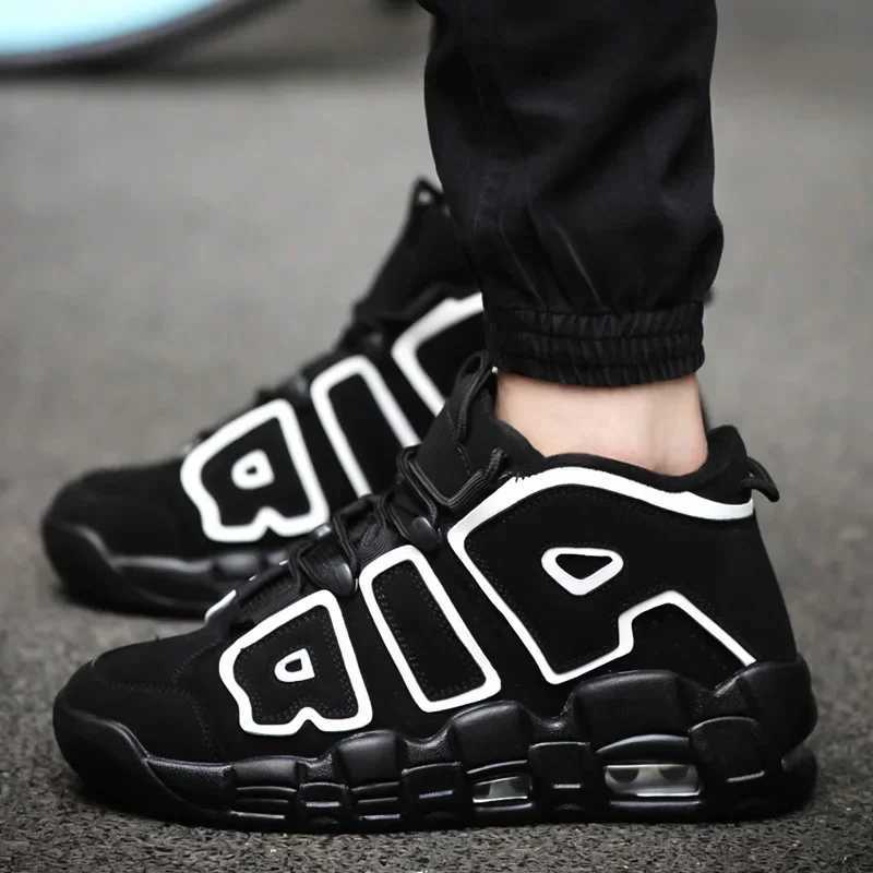 Basketball shoes mens mesh breathable outdoor sports leisure field training sports shoes mens original basketball bootsW250320