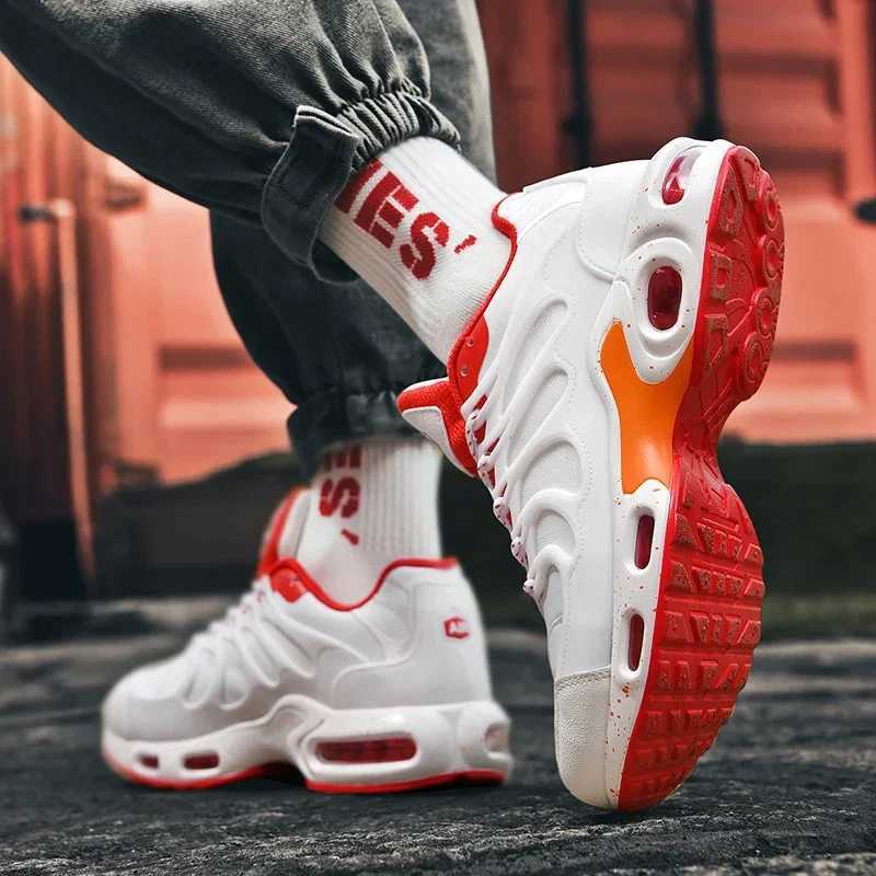 New mens air cushion running shoes designer shoes luxury shoes mens fitness sports shoes basketball anti slip mens tennisW250320