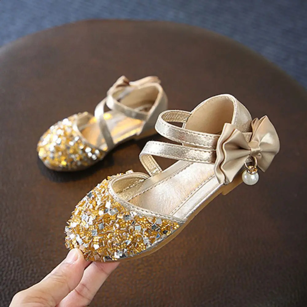 Summer Children Princess Shoes Baby Girls Flat Bling Leather Sandals Fashion Glitter Soft Childrens Dance Party Shining 250312