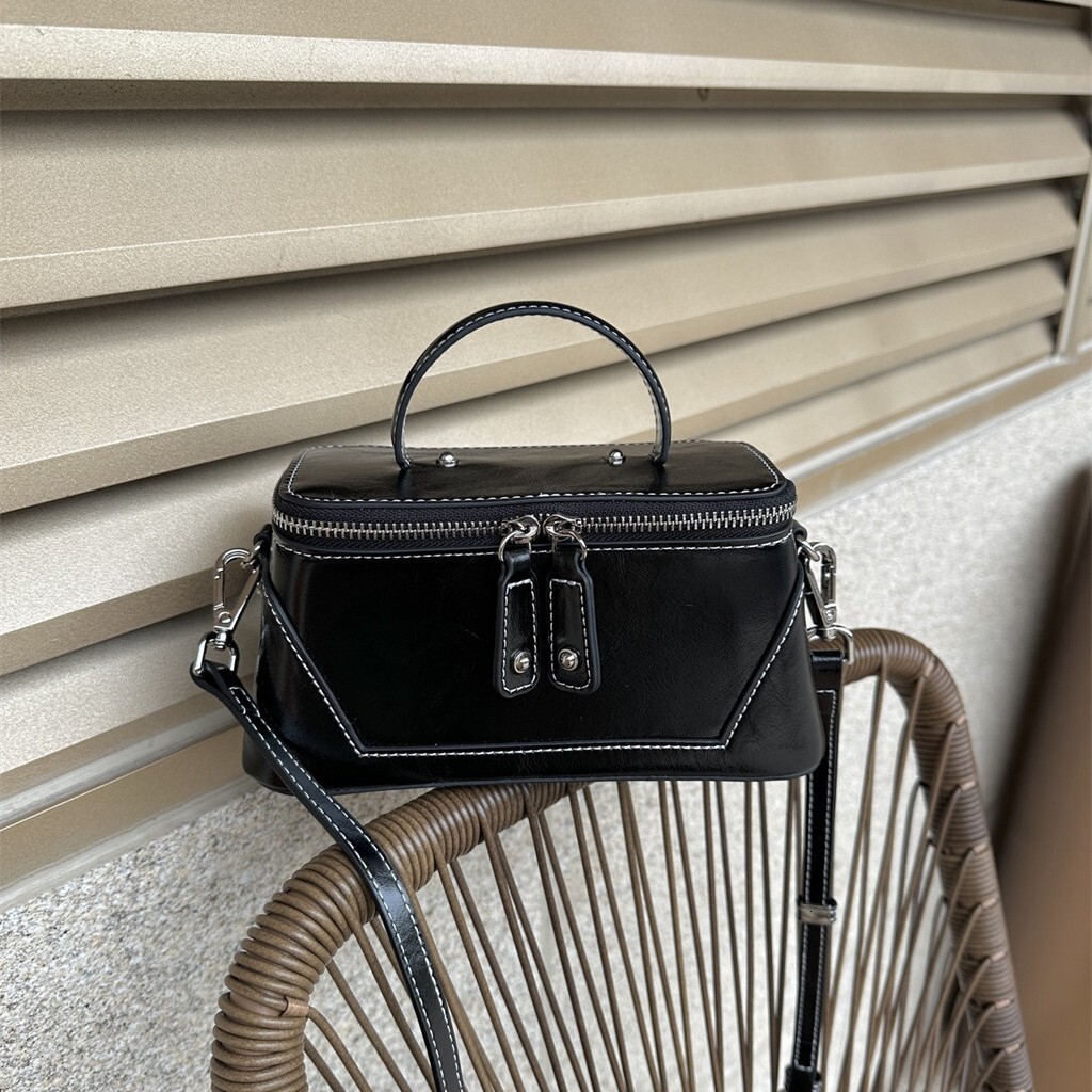 2025 New Niche Hand-Held Box Fashionable Shoulder Super Popular Women's Bag, Personalized Crossbody Bag