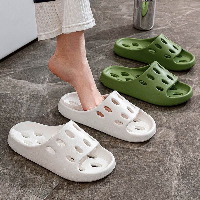 2025 New Summer Women Men Non Slip Bathroom Couple Bathing Slippers Thick Sole Home Sandals Men Leaking Summer Cool Slippers